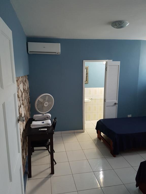 Trinity Lodge - Extended Stay Port-au-Prince Exteriör bild